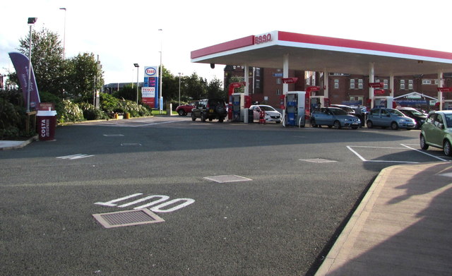 Esso filling station, Crewe