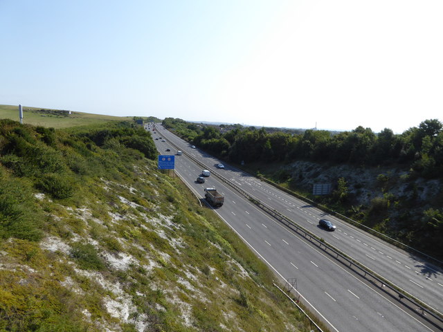 The A27 going eastwards seen from Mill Hill bridge