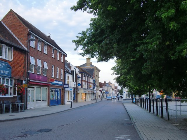 Petersfield High Street © Stefan Czapski :: Geograph Britain and Ireland