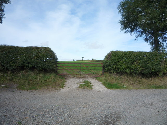 Field entrance near Croft House