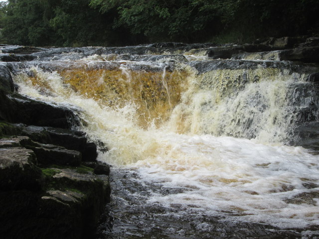 River  Ribble  at  Stainforth  Force  (2)