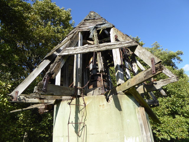 Ruined turbine, Glen Tanar