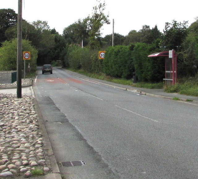 Berse Road bus stop and shelter, New Broughton
