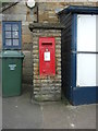 Elizabeth II postbox, Sandsend Stores