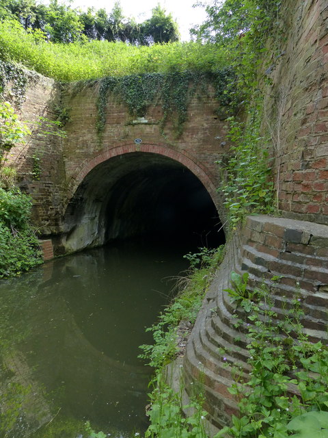 Northern portal of the Drakeholes Tunnel © Mat Fascione cc-by-sa/2.0 ...