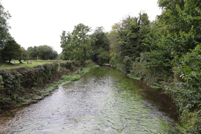 River Test in Freefolk © Andrew Abbott cc-by-sa/2.0 ...