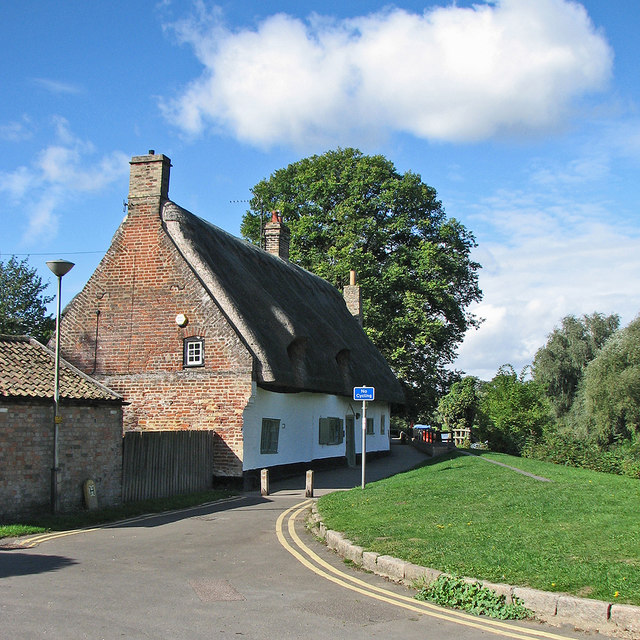 Hemingford Grey: Willow Cottage