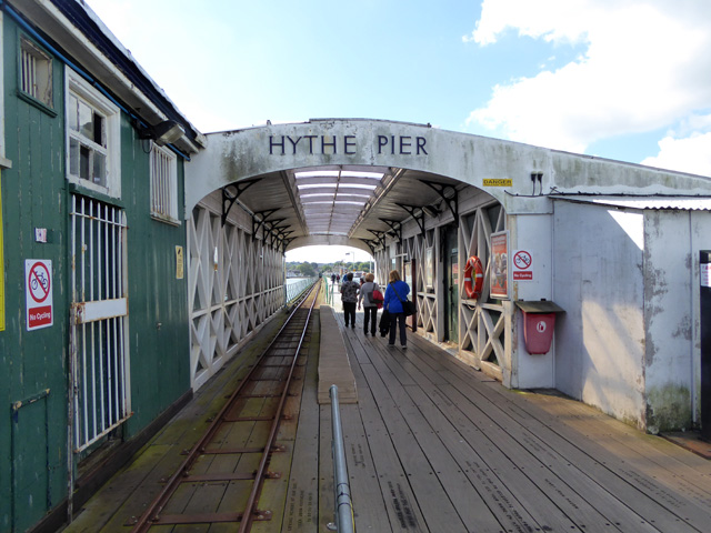 Hythe Pier - pier head railway station
