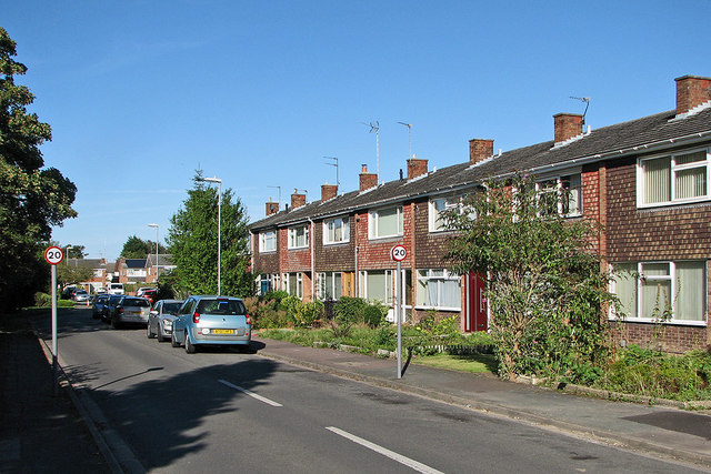 On Derwent Close © John Sutton cc-by-sa/2.0 :: Geograph Britain and Ireland