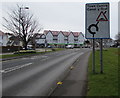 Bilingual direction sign facing Aldenham Road,  Porthcawl