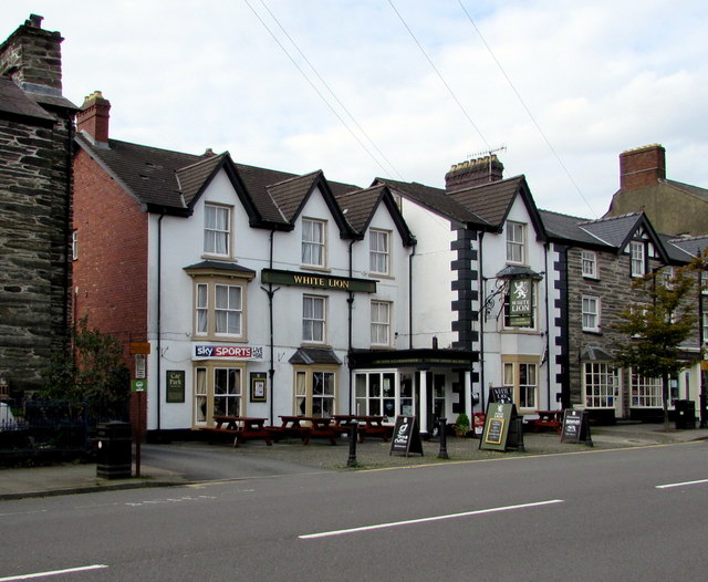 White Lion, Machynlleth © Jaggery cc-by-sa/2.0 :: Geograph Britain and ...