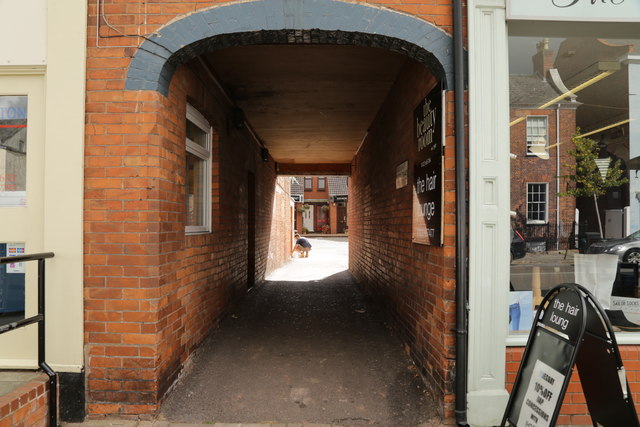 Entry and courtyard off High Street