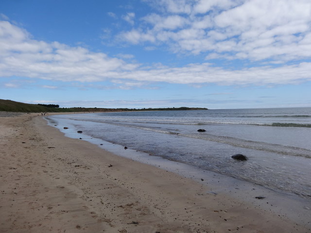 Beach and Sea at Foxton © Les Hull cc-by-sa/2.0 :: Geograph Britain and ...