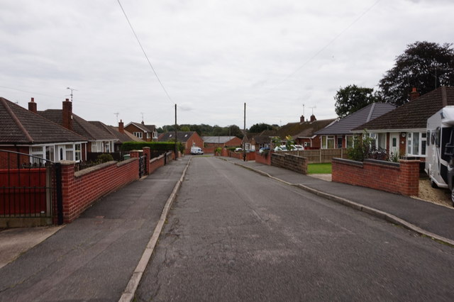 Booth Avenue, Pleasley © Ian S cc-by-sa/2.0 :: Geograph Britain and Ireland