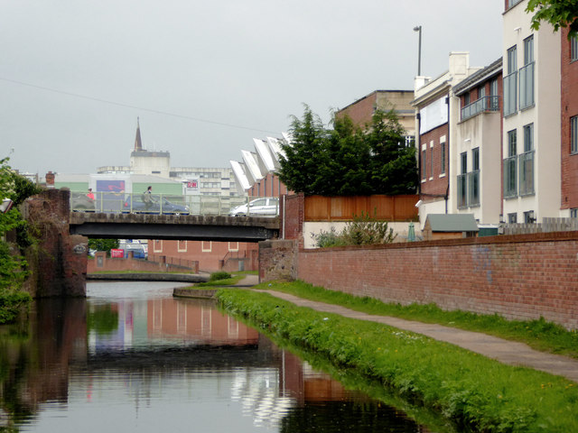 Canal approaching Kidderminster town... © Roger D Kidd :: Geograph ...