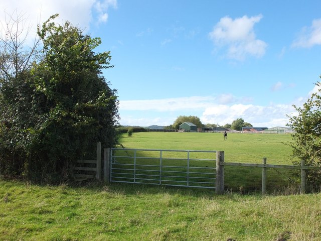 Footpath between Meadow Brook Farm and Bryn-carrog Farm, Rhuddlan