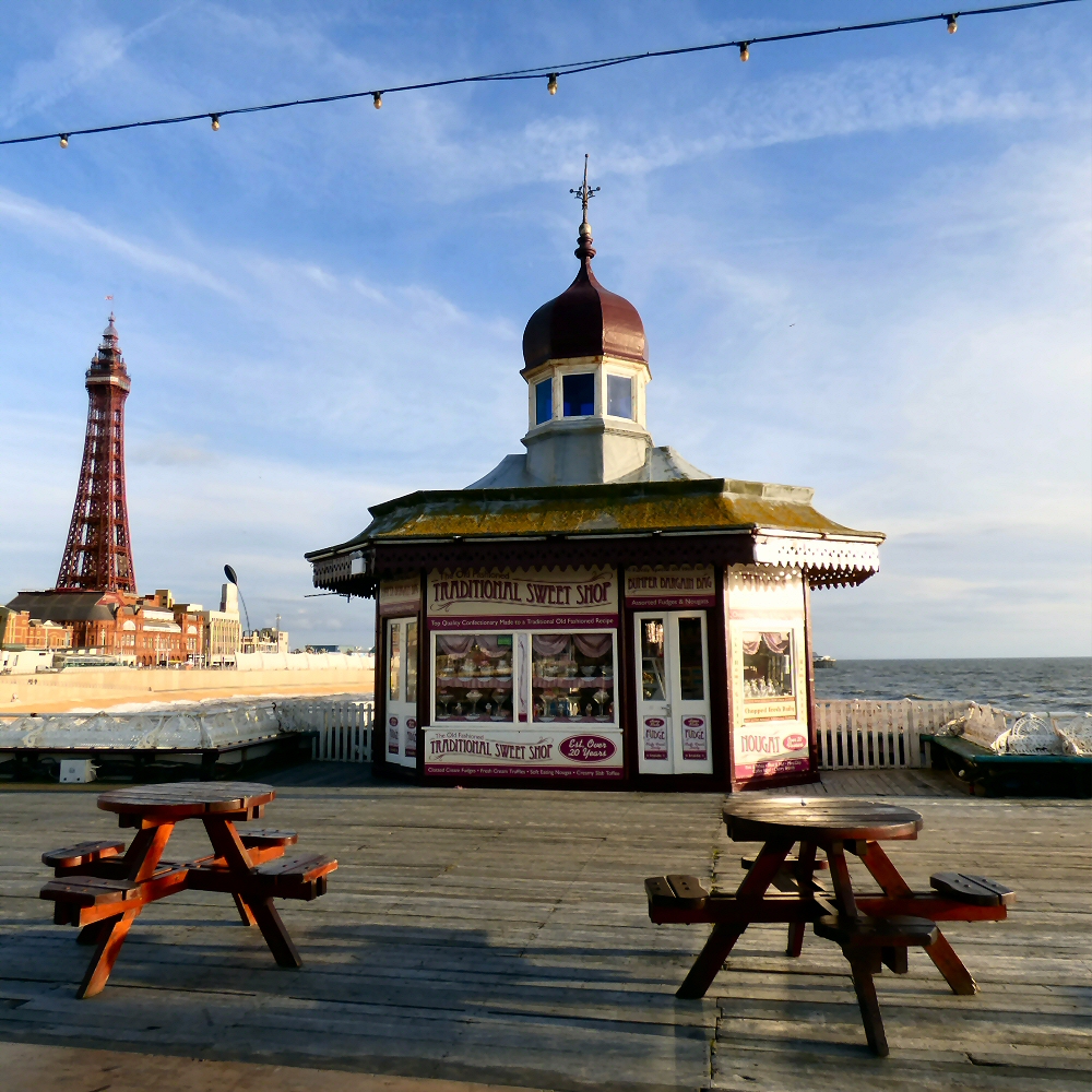 the-old-fashioned-traditional-sweet-shop-gerald-england-geograph