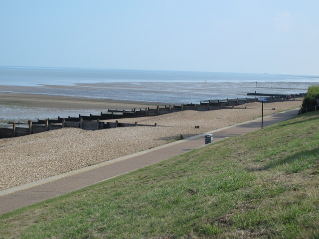 Tankerton Beach © Mike Quinn cc-by-sa/2.0 :: Geograph Britain and Ireland