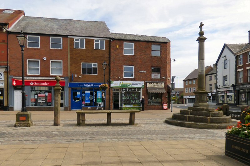 PoultonleFylde Market Place © Gerald England ccbysa/2.0 Geograph