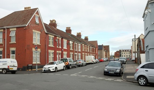 Collins Street, Avonmouth © Derek Harper cc-by-sa/2.0 :: Geograph ...