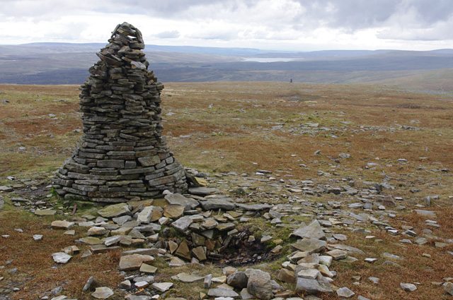 Cairns on Cross Fell © Ian Taylor cc-by-sa/2.0 :: Geograph Britain and ...