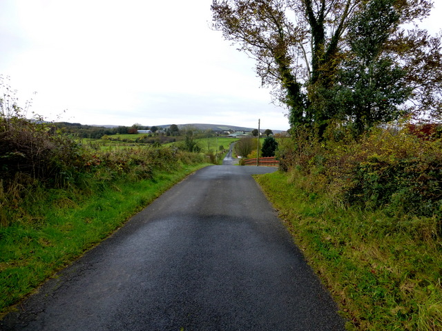 Claragh Road © Kenneth Allen cc-by-sa/2.0 :: Geograph Ireland