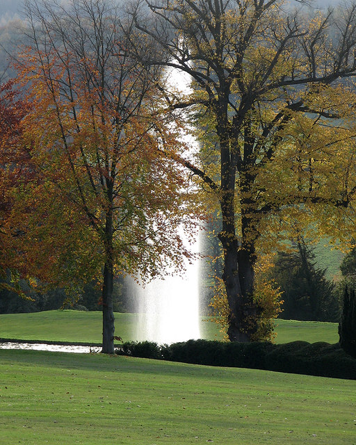 Chatsworth: autumn leaves and The Emperor Fountain