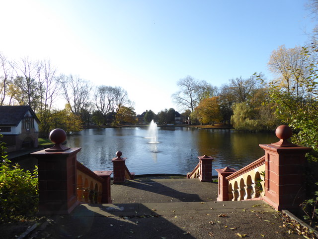 Hanley Park: steps down to lake