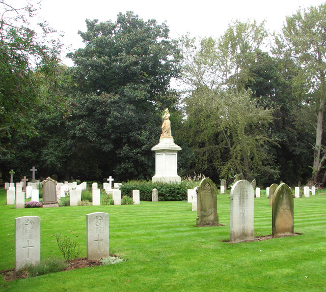 Earlham Road Cemetery War Graves Plot © Evelyn Simak Geograph