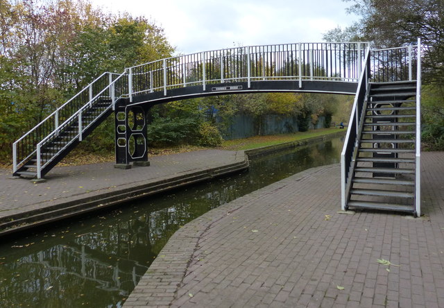 Coombes Bridge crossing Dudley No.2 Canal