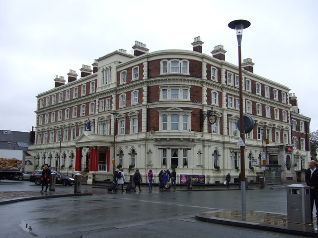 Premier Queen Hotel, Chester © JThomas :: Geograph Britain And Ireland