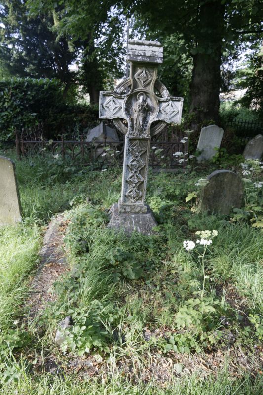 Cross near the Entrance © Bill Nicholls :: Geograph Britain and Ireland