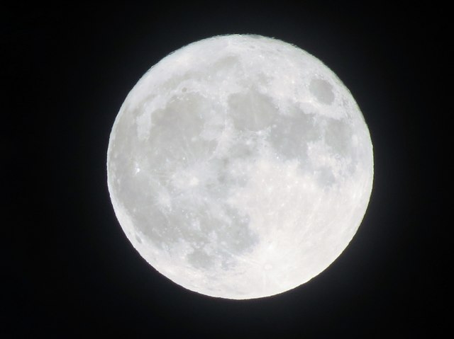 Super  Moon  over  Beverley