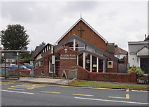 TA0428 : Anlaby Park Methodist Church by Ian S