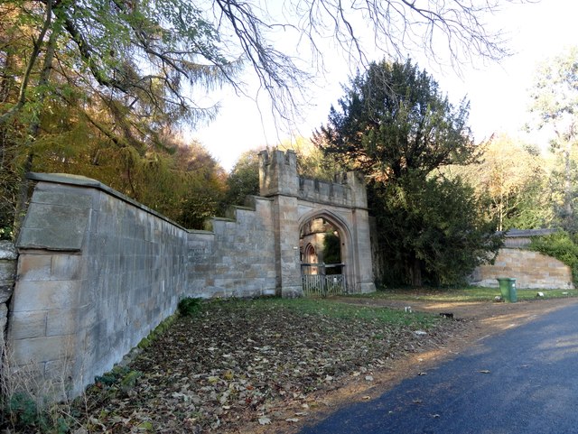 South Lodge and gateway