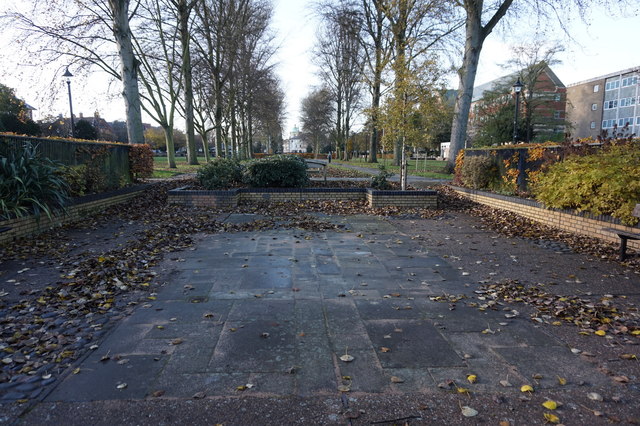 Queens Gardens, Hull © Ian S :: Geograph Britain and Ireland