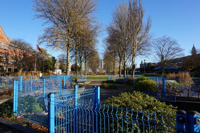 Queens Gardens Hull Ian S Cc By Sa 2 0 Geograph Britain And Ireland   5200340 159bbd00 