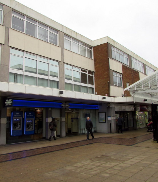 Halifax in Yate © Jaggery cc-by-sa/2.0 :: Geograph Britain and Ireland