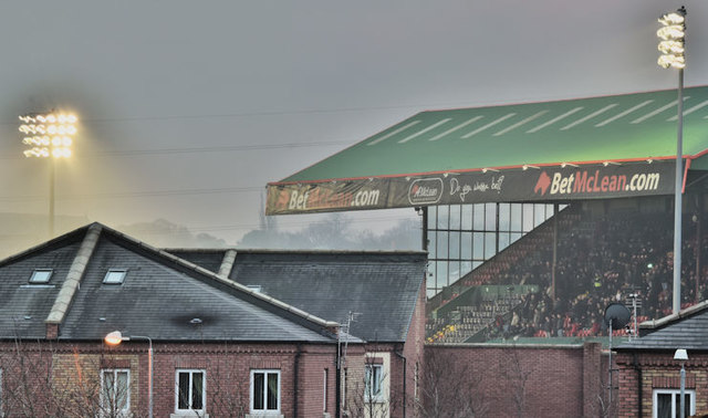 The Oval floodlights, Belfast (November 2016)