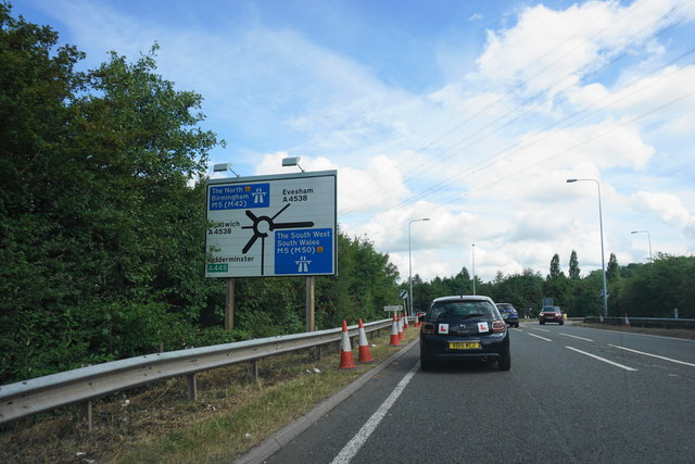 The A4440 approaching Junction 6 on the M5