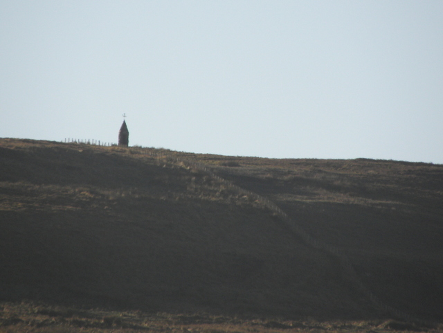 Cairn on Dooish Mountain © Kenneth Allen cc-by-sa/2.0 :: Geograph Ireland