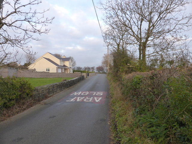 Minor road approaching the A5