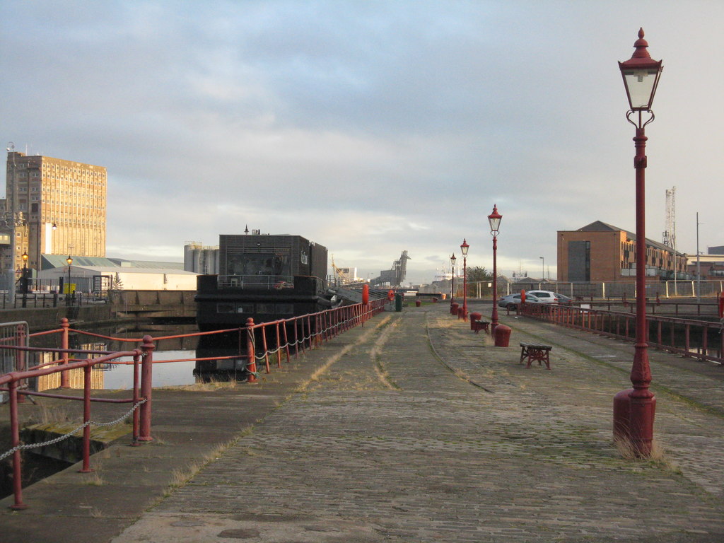 Albert Dock, Leith © M J Richardson cc-by-sa/2.0 :: Geograph Britain ...