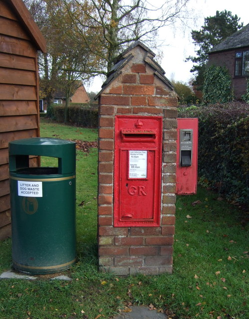 George V postbox and stamp machine on Main Street, Withybrook