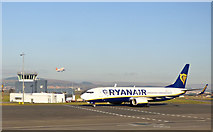 NS4866 : Ryanair aircraft at Glasgow Airport by Thomas Nugent