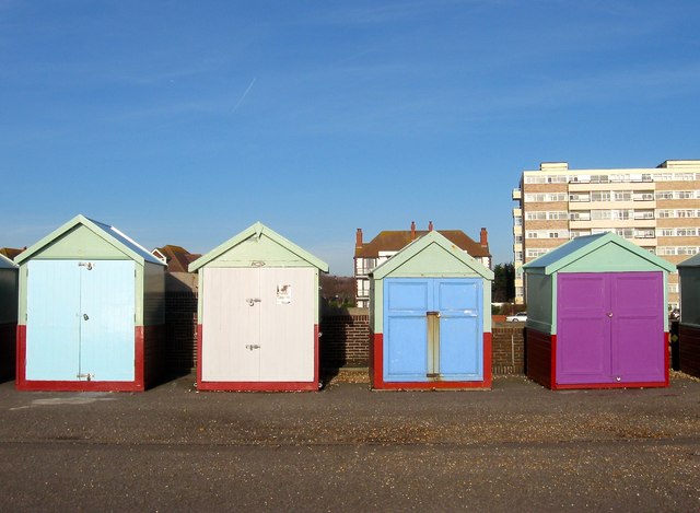 Beach Huts 360-364, Western Esplanade,... © Simon Carey :: Geograph ...