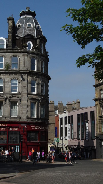 Dundee -building at Jct of Commercial St & Seagate