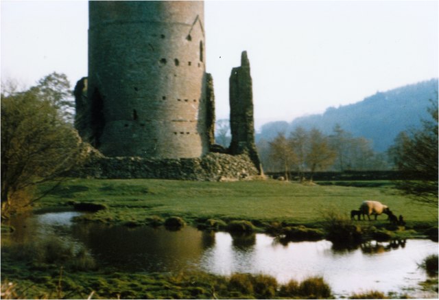 1976 Tretower Castle