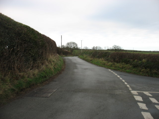 Minor road junction near Brynsiencyn