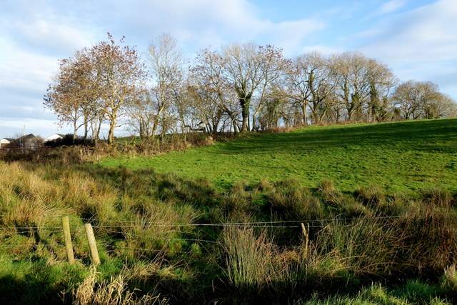 A low hill, Tullyvally © Kenneth Allen :: Geograph Ireland